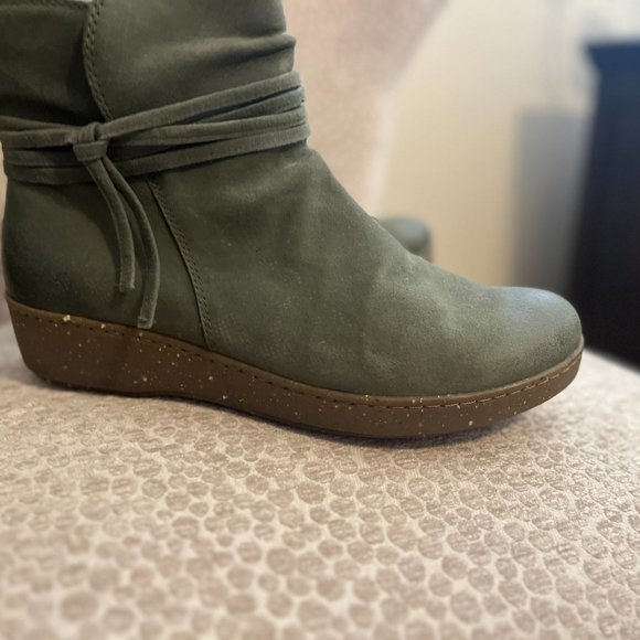 Dansko Evelyn Boot-Green-Size 40-Gently Used - Picture 2 of 4